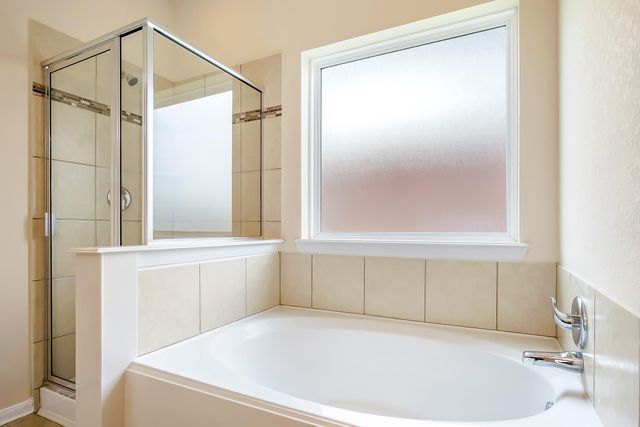 5215 Espuela Lane, Baytown, TX 77521