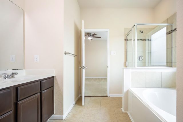 5215 Espuela Lane, Baytown, TX 77521