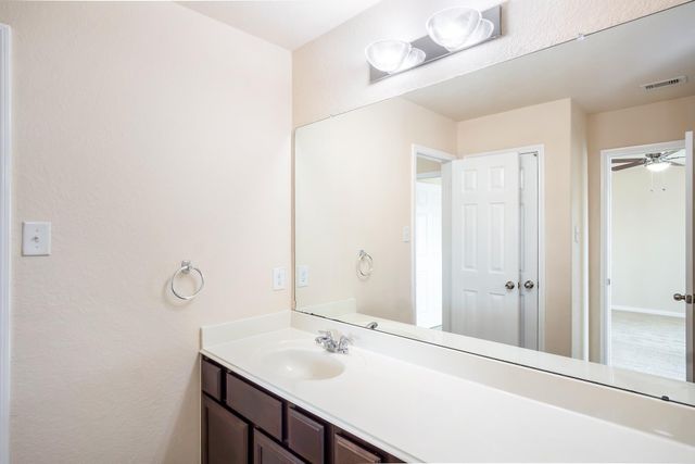 5215 Espuela Lane, Baytown, TX 77521