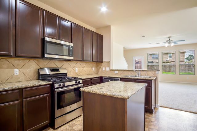 5215 Espuela Lane, Baytown, TX 77521