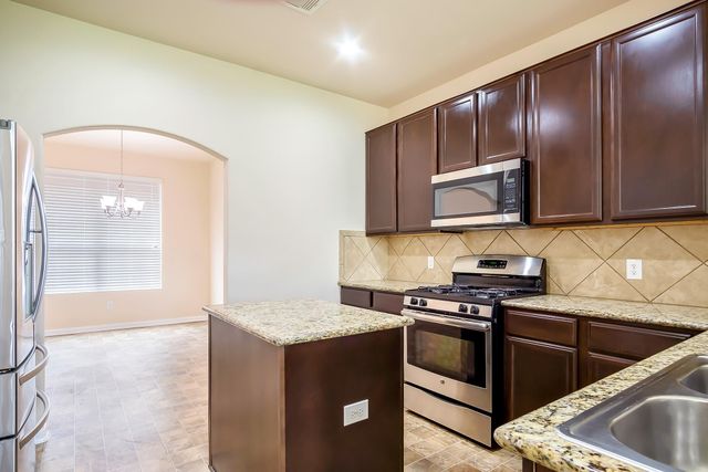 5215 Espuela Lane, Baytown, TX 77521