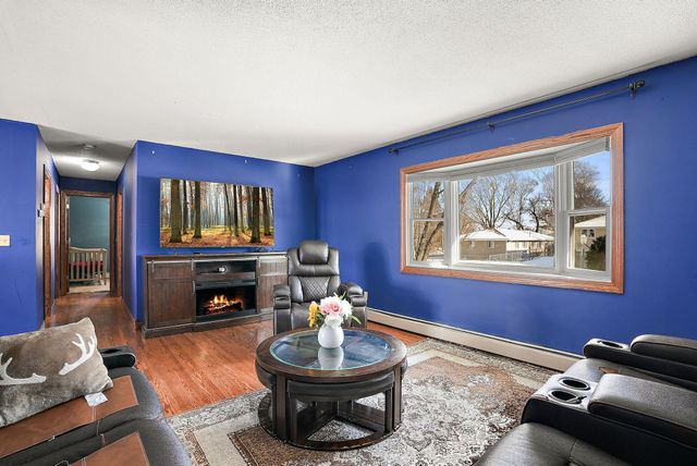 9830 6th Street NE, Blaine, MN 55434