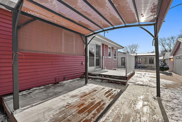 9830 6th Street NE, Blaine, MN 55434