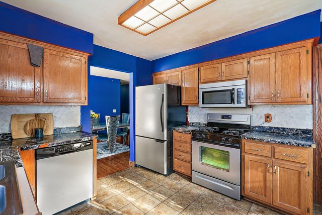 9830 6th Street NE, Blaine, MN 55434