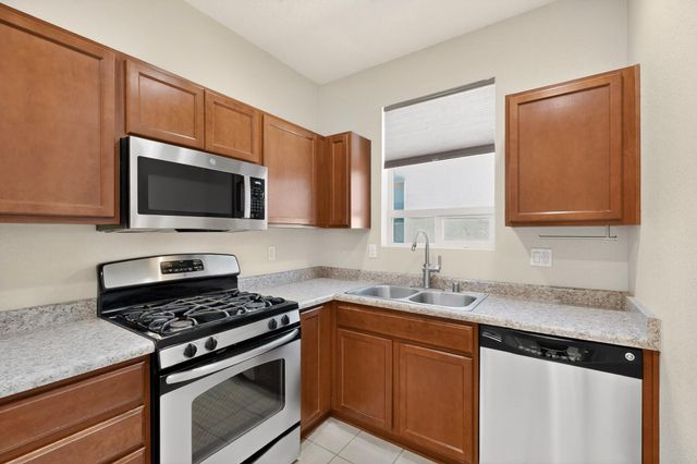 1305 Desert Paintbrush Loop NE, Rio Rancho, NM 87144
