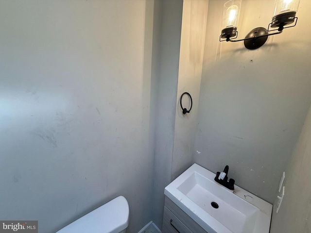 1613 N SMALLWOOD ST, Baltimore, MD 21216