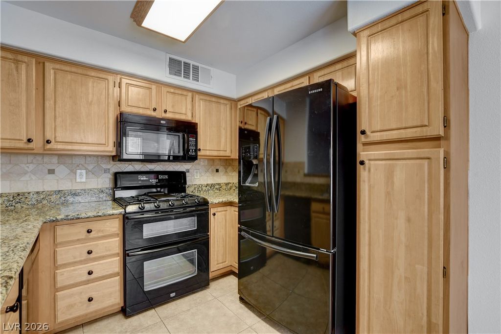 Image 12 of property listing at 5710 East Tropicana Avenue 1172, Las Vegas, NV 89122