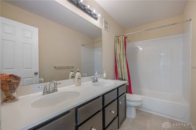 10049 Meadow Woods Lane, Washington Twp, OH 45458