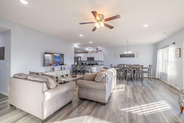 115 Bunker Drive 2, Branson West, MO 65737