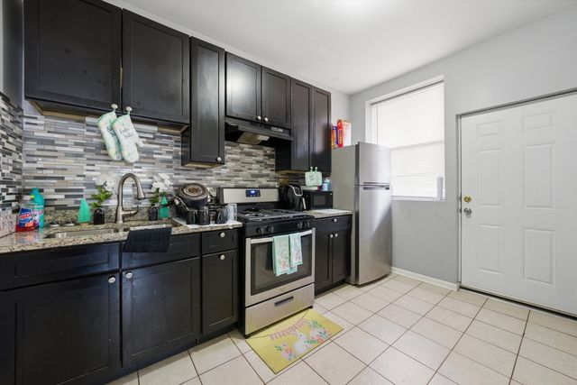 7717 S Sangamon Street, Chicago, IL 60620