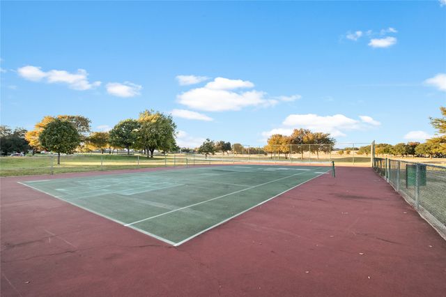 2400 Southern Magnolia Drive, Fort Worth, TX 76123