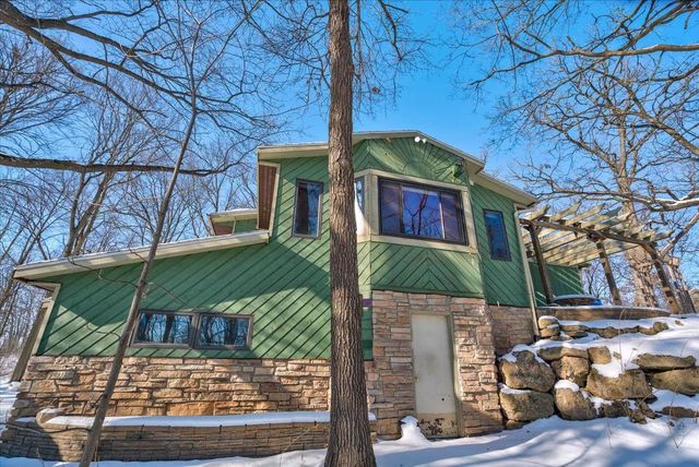 5601 Dahmen Drive, Waunakee, WI 53597