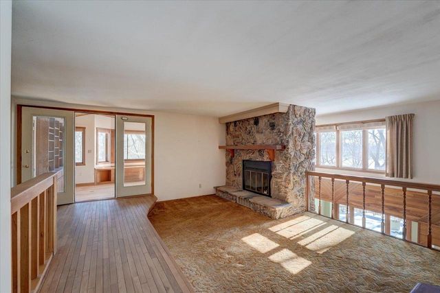 5601 Dahmen Drive, Waunakee, WI 53597