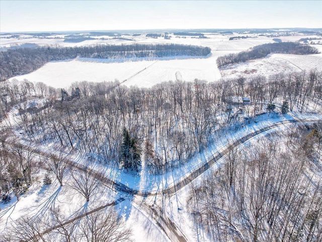 5601 Dahmen Drive, Waunakee, WI 53597