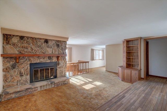 5601 Dahmen Drive, Waunakee, WI 53597