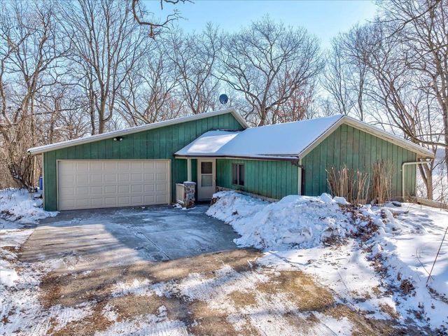 5601 Dahmen Drive, Waunakee, WI 53597
