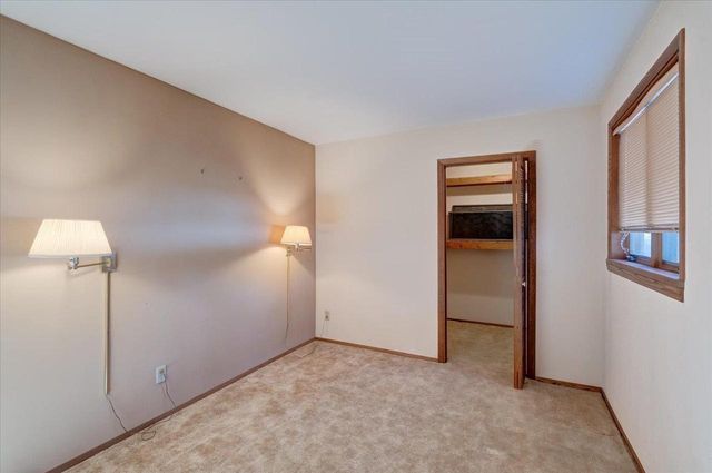 5601 Dahmen Drive, Waunakee, WI 53597