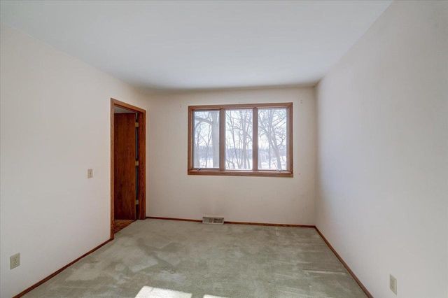 5601 Dahmen Drive, Waunakee, WI 53597