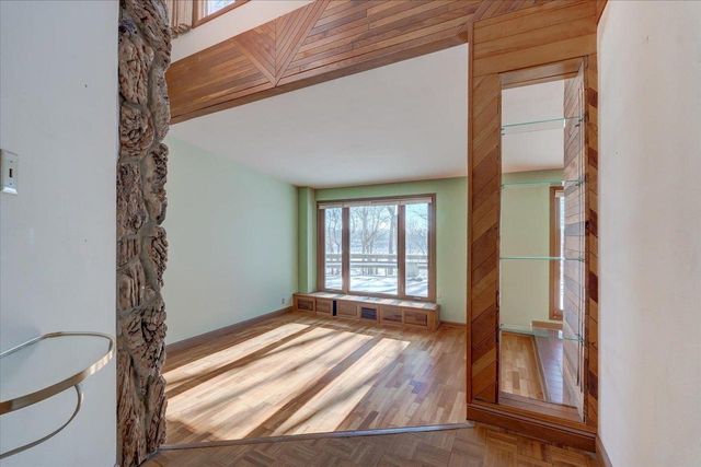 5601 Dahmen Drive, Waunakee, WI 53597