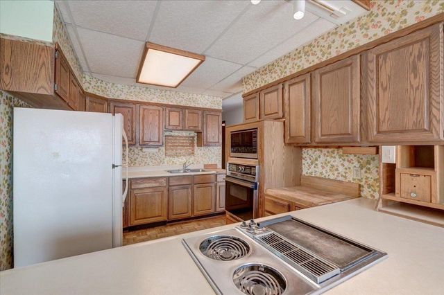 5601 Dahmen Drive, Waunakee, WI 53597