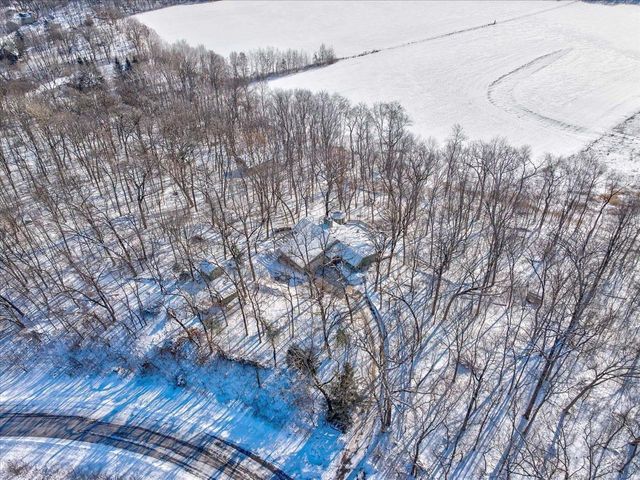 5601 Dahmen Drive, Waunakee, WI 53597