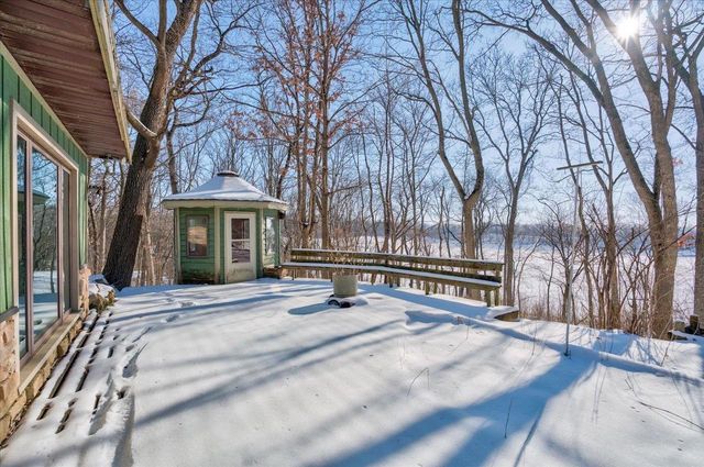 5601 Dahmen Drive, Waunakee, WI 53597