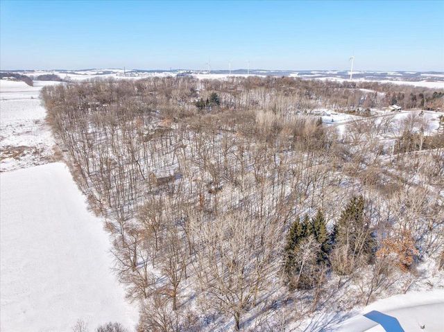 5601 Dahmen Drive, Waunakee, WI 53597