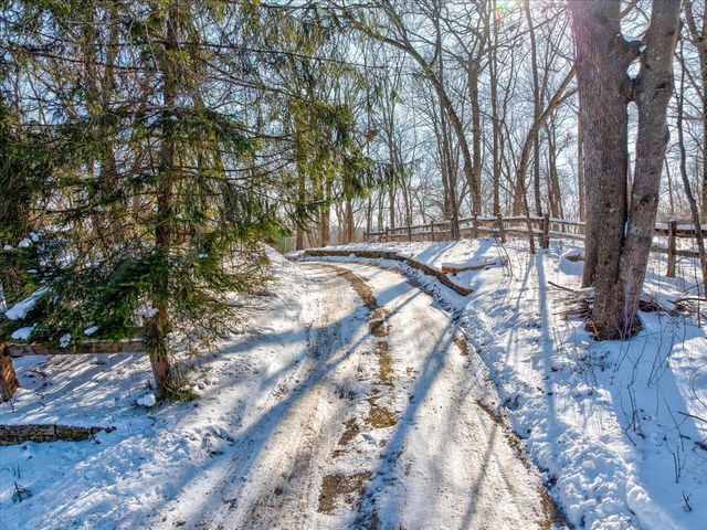 5601 Dahmen Drive, Waunakee, WI 53597