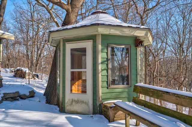 5601 Dahmen Drive, Waunakee, WI 53597