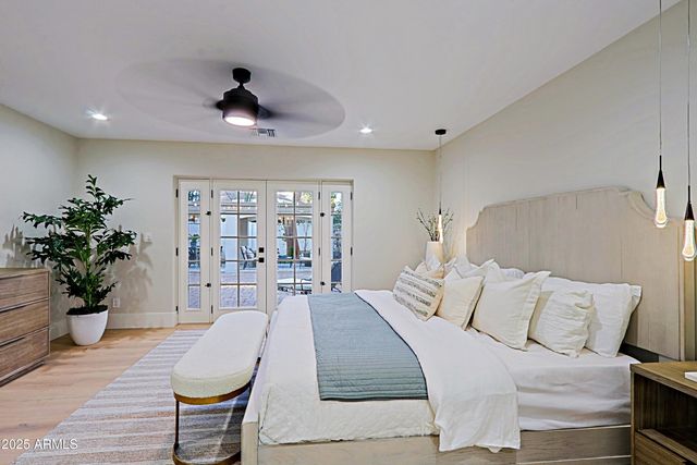 18 W KALER Drive, Phoenix, AZ 85021