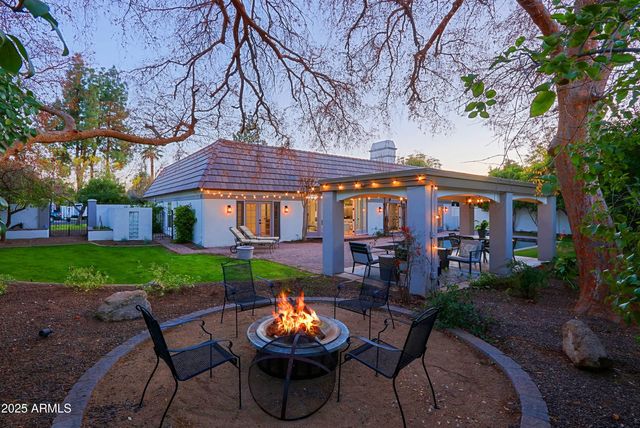 18 W KALER Drive, Phoenix, AZ 85021