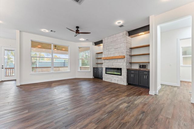 40714 Rolling Forest Drive, Magnolia, TX 77354