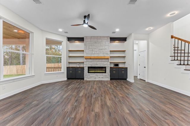 40714 Rolling Forest Drive, Magnolia, TX 77354
