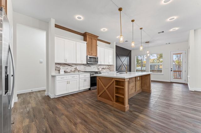 40714 Rolling Forest Drive, Magnolia, TX 77354