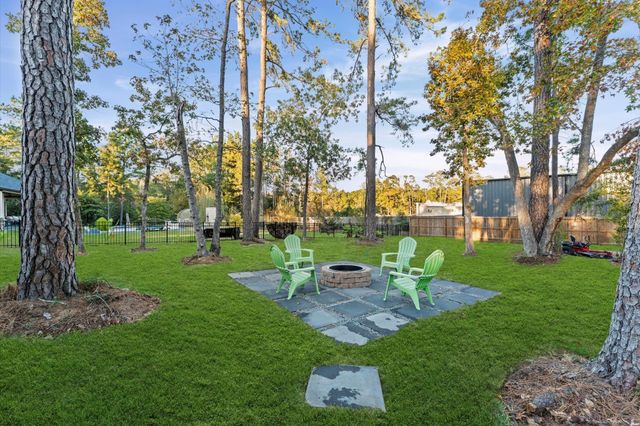 40714 Rolling Forest Drive, Magnolia, TX 77354