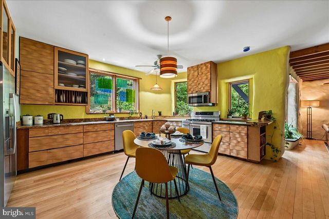 7108 HOLLY AVE, Takoma Park, MD 20912