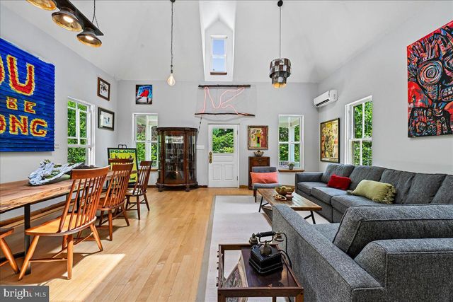 7108 HOLLY AVE, Takoma Park, MD 20912