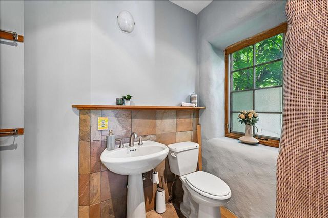 7108 HOLLY AVE, Takoma Park, MD 20912