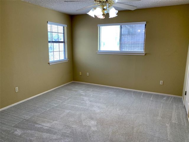 2996 Overland ST, Round Rock, TX 78681