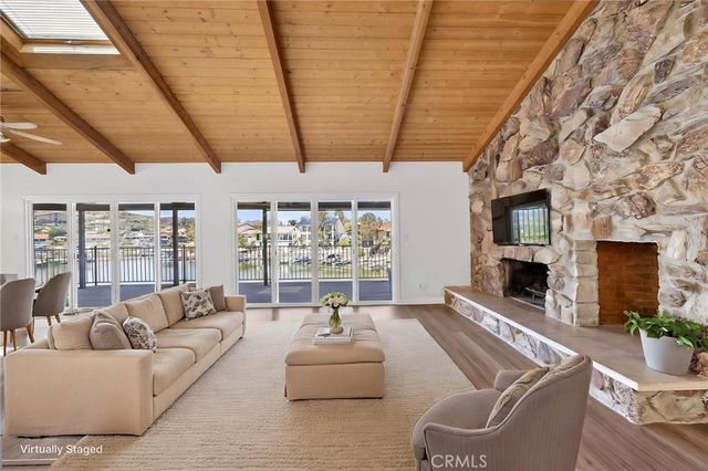 30199 Windward Drive, Canyon Lake, CA 92587