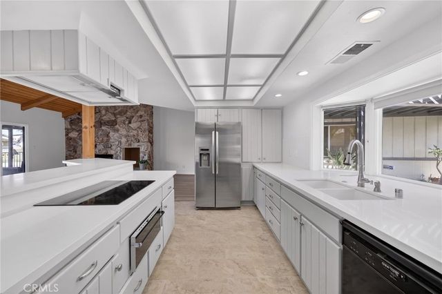 30199 Windward Drive, Canyon Lake, CA 92587