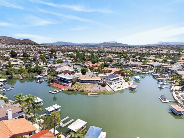 30199 Windward Drive, Canyon Lake, CA 92587