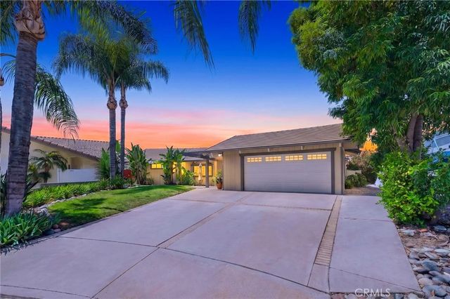 30199 Windward Drive, Canyon Lake, CA 92587