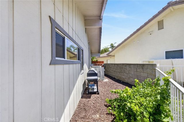 30199 Windward Drive, Canyon Lake, CA 92587