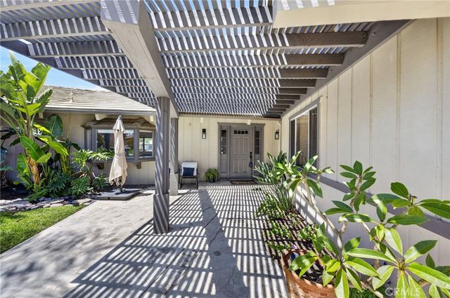 30199 Windward Drive, Canyon Lake, CA 92587
