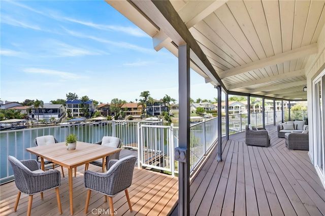 30199 Windward Drive, Canyon Lake, CA 92587