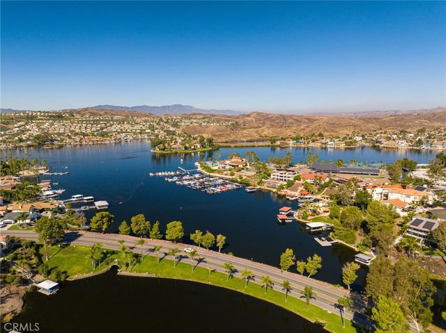 30199 Windward Drive, Canyon Lake, CA 92587