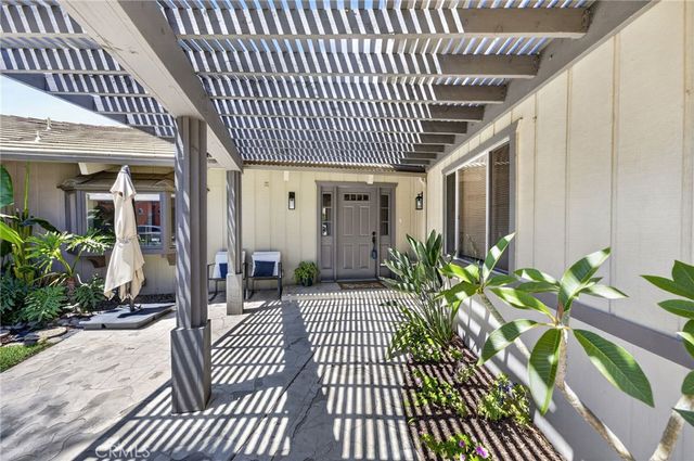 30199 Windward Drive, Canyon Lake, CA 92587