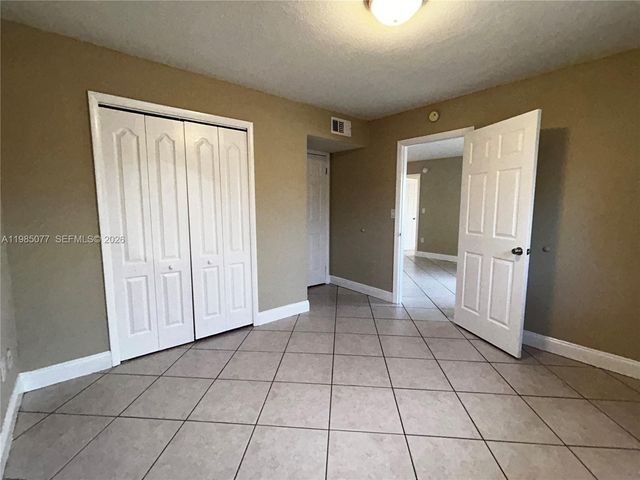 6091 W 22nd Ct 101, Hialeah, FL 33016