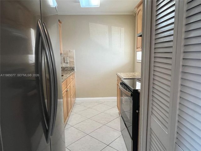 6091 W 22nd Ct 101, Hialeah, FL 33016